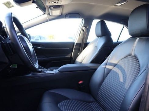 Used 2024 Toyota Camry SE image 13