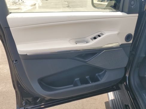New 2027 Lincoln Navigator Reserve w/ Jet Appearance Package AWD/4WD image 8