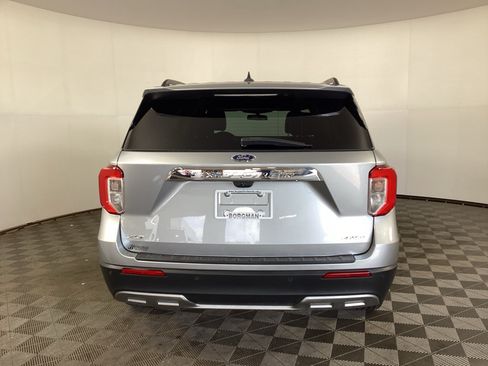 Used 2022 Ford Explorer XLT w/ Equipment Group 202A AWD/4WD image 3