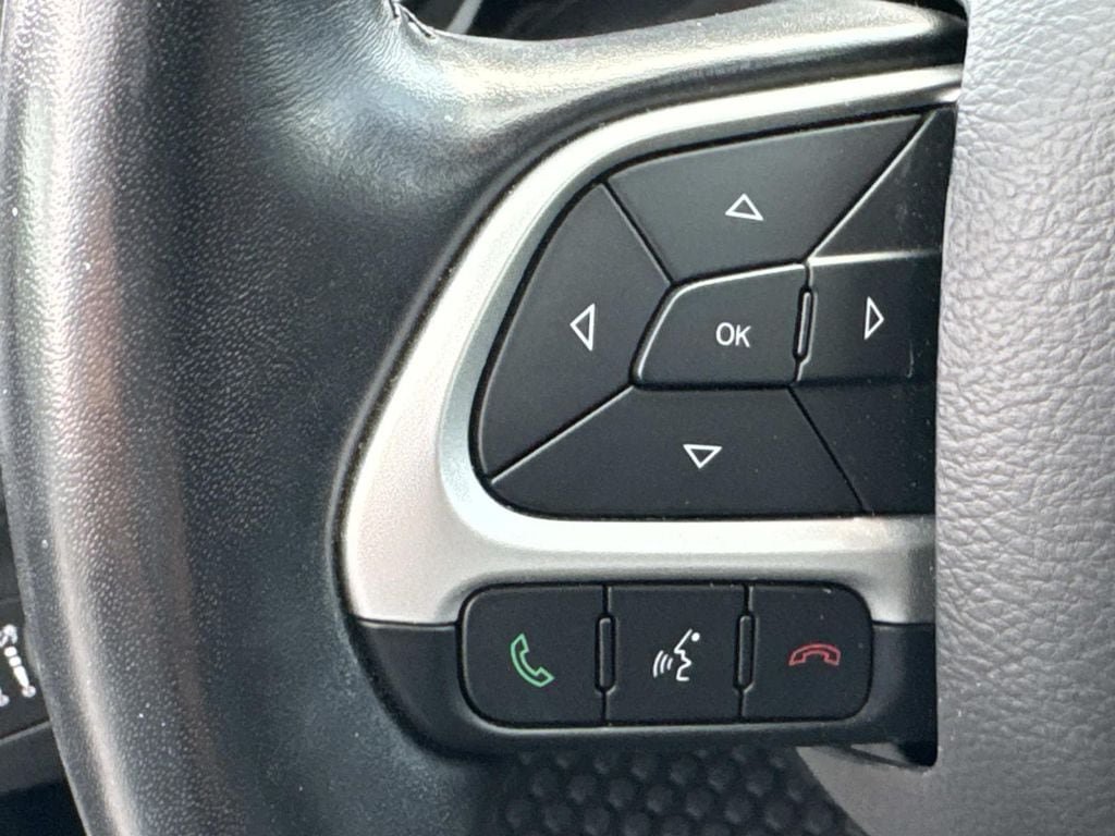 Used 2020 Jeep Compass Latitude AWD/4WD image 30