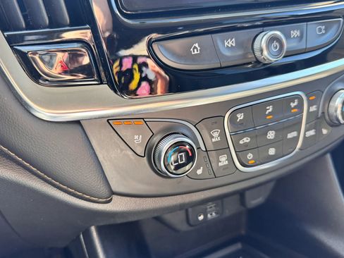 Used 2021 Chevrolet Traverse Premier image 20