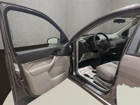 Used 2006 Ford Focus ZXW Wagon image 9