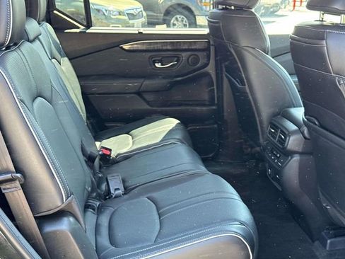 Used 2024 Honda Pilot Elite image 11