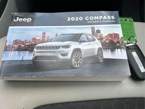 Certified 2020 Jeep Compass Latitude FWD image 37