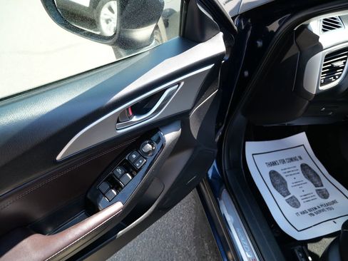Used 2018 MAZDA MAZDA3 Touring FWD image 15