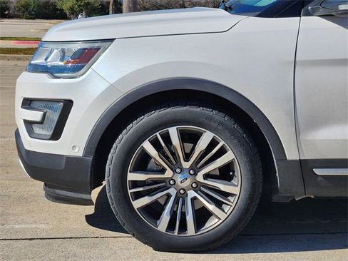 Used 2016 Ford Explorer Platinum image 8