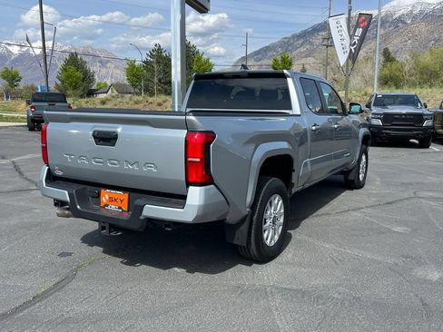 Used 2024 Toyota Tacoma SR5 AWD/4WD image 9