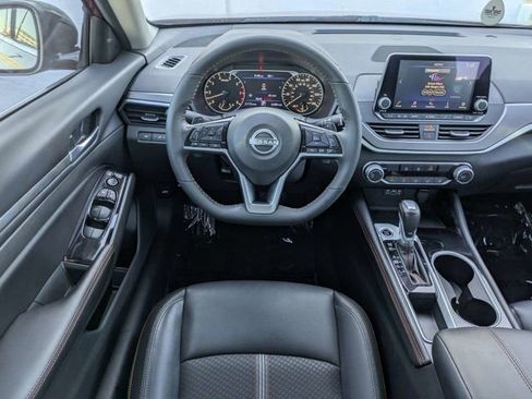 Used 2024 Nissan Altima 2.5 SR FWD image 15