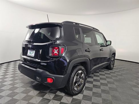 Used 2018 Jeep Renegade Latitude image 13