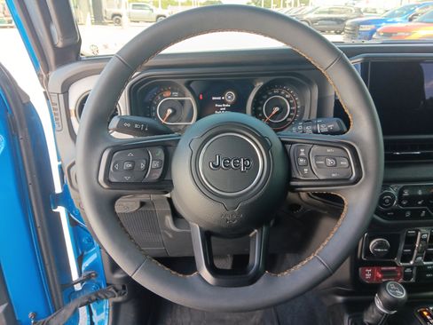 Used 2024 Jeep Wrangler Unlimited Sport AWD/4WD image 15