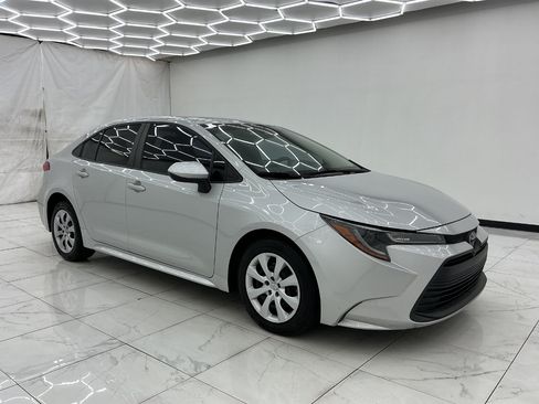 Used 2023 Toyota Corolla LE FWD image 7