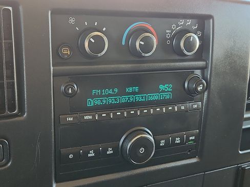 Used 2016 Chevrolet Express 2500 image 13