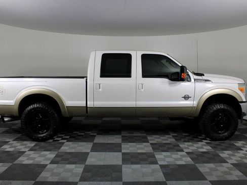 Used 2011 Ford F250 Lariat image 10