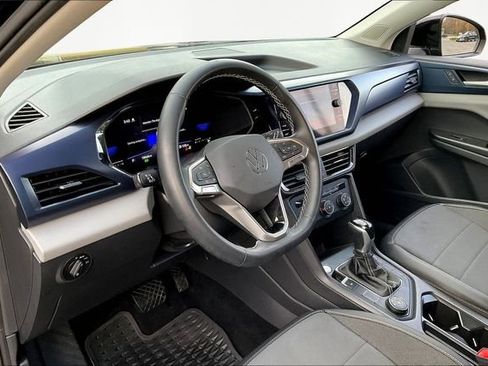 Used 2022 Volkswagen Taos SE image 8