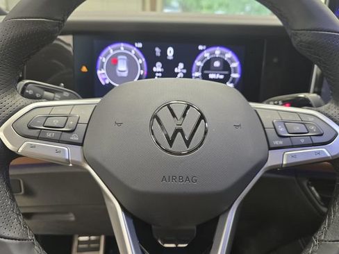 New 2026 Volkswagen Tiguan SEL R-Line AWD/4WD image 28