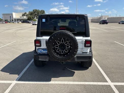 Used 2020 Jeep Wrangler Sport AWD/4WD image 4