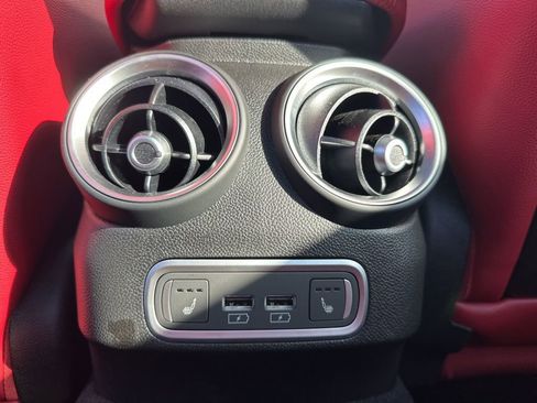 Used 2025 Alfa Romeo Giulia AWD image 13