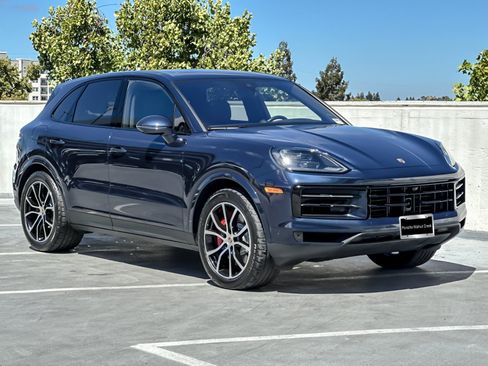 Certified 2025 Porsche Cayenne S AWD/4WD image 11