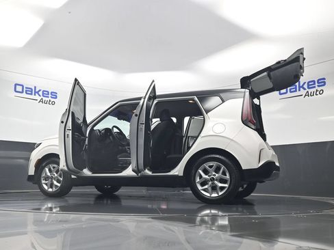 Certified 2024 Kia Soul S FWD image 59