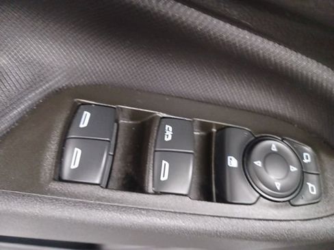 Used 2024 Chevrolet Equinox RS w/ LPO, Floor Liner Package FWD image 17