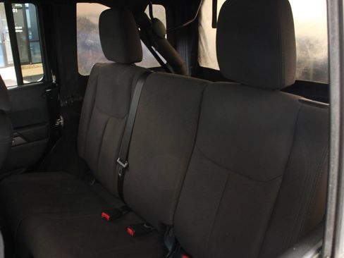 Used 2017 Jeep Wrangler Unlimited Sport w/ Quick Order Package 24S AWD/4WD image 17