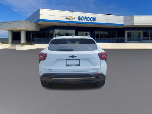 Used 2024 Chevrolet Trax ACTIV w/ Sunroof Package FWD image 4