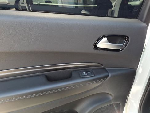 Used 2023 Dodge Durango SXT RWD image 8