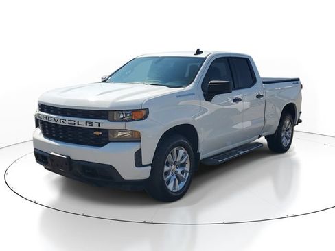 Certified 2020 Chevrolet Silverado 1500 Custom w/ Custom Value Package AWD/4WD image 2