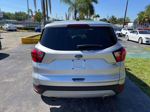 Used 2019 Ford Escape SE image 6