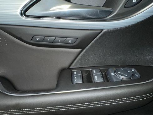 Certified 2024 Buick Envision Avenir image 9