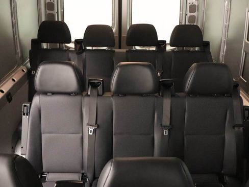 Used 2018 Mercedes-Benz Sprinter 2500 image 18