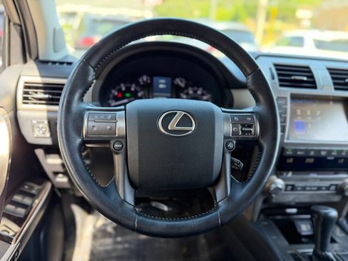 Used 2017 Lexus GX 460 w/ Navigation Package AWD/4WD image 38
