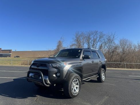 Used 2015 Toyota 4Runner Trail Premium image 4