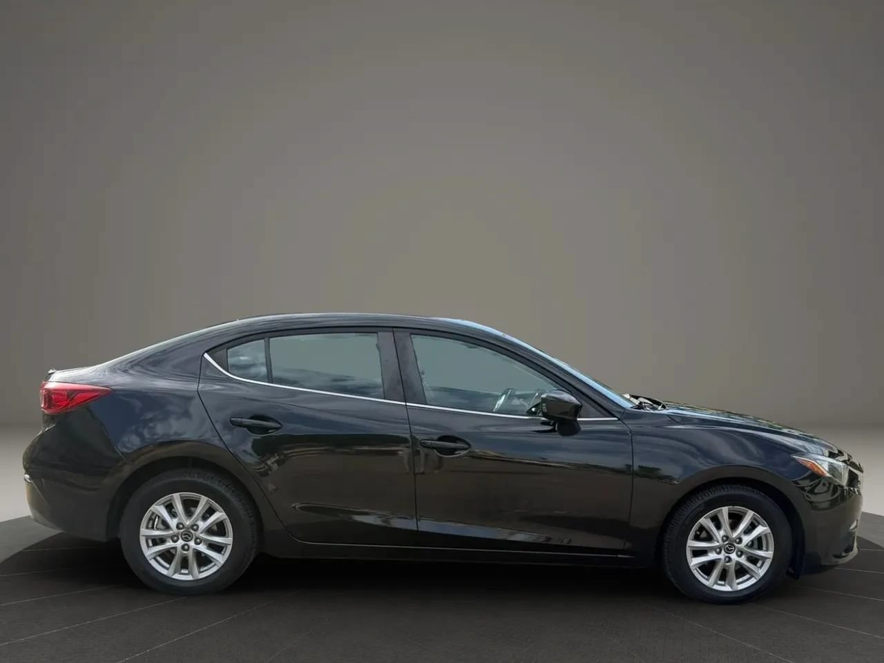 Used 2015 MAZDA MAZDA3 i Grand Touring FWD image 4