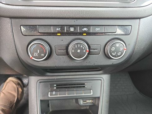Used 2018 Volkswagen Tiguan Limited w/ Premium Package FWD image 21