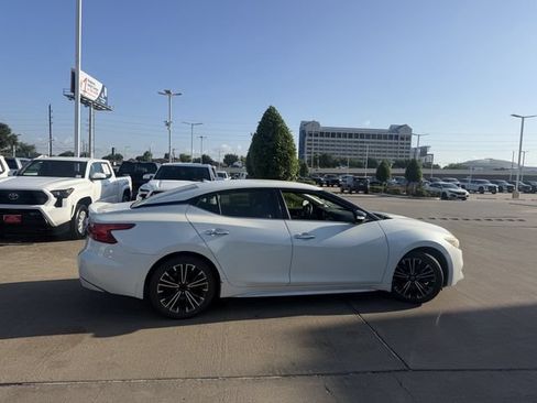 Used 2017 Nissan Maxima 3.5 SV w/ Dynamic Package FWD image 4