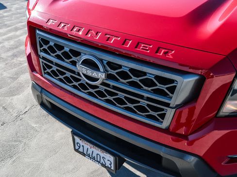 Used 2023 Nissan Frontier SV w/ SV Convenience Package image 5