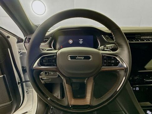 New 2025 Jeep Grand Cherokee Summit w/ Obsidian Package image 11