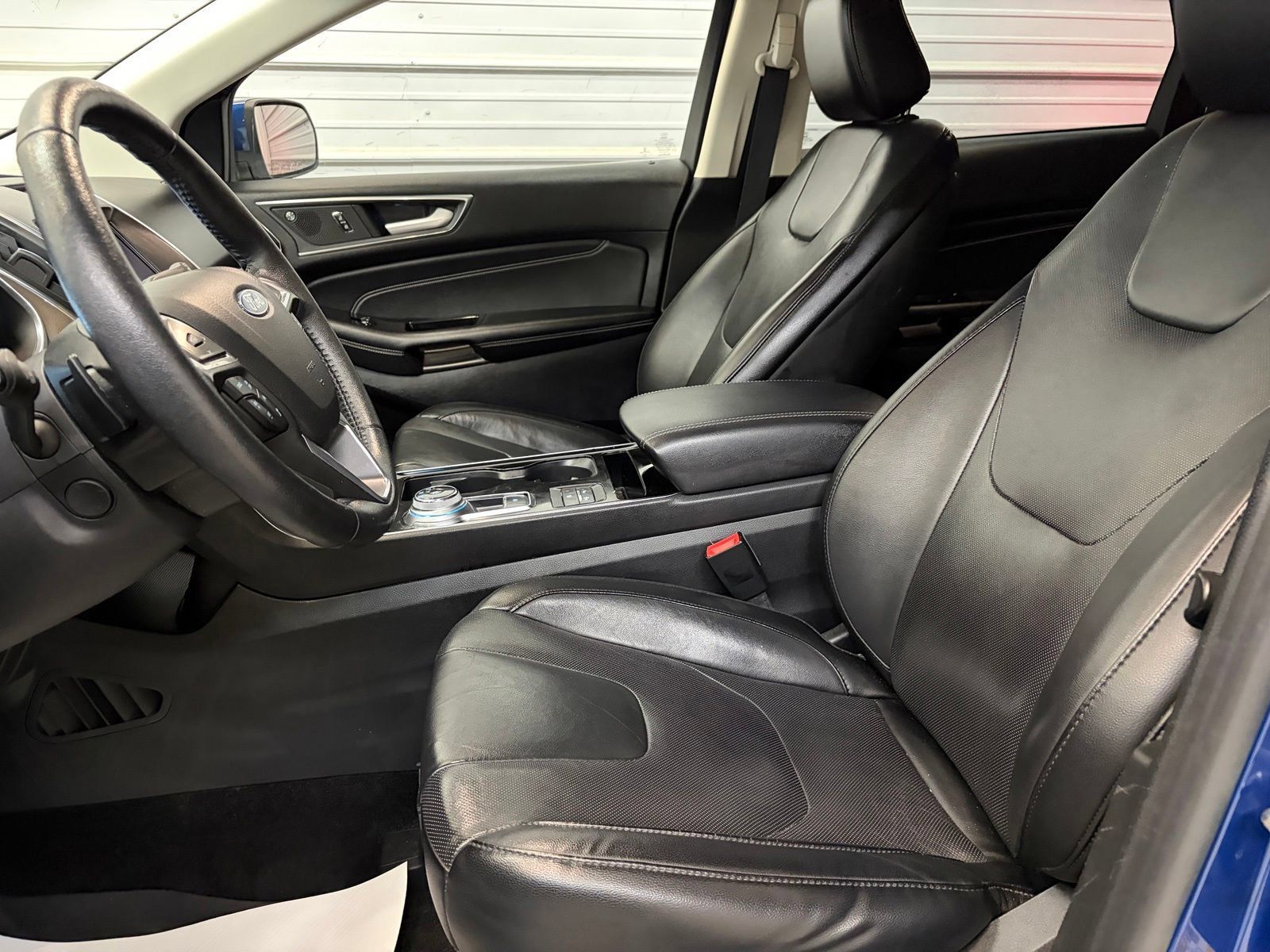 Used 2020 Ford Edge Titanium w/ Equipment Group 301A AWD/4WD image 10