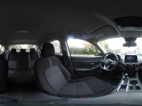 Used 2025 Nissan Sentra SV image 40