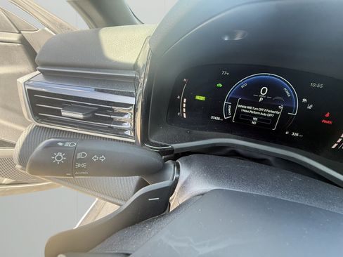 Used 2025 Toyota Camry SE FWD image 21