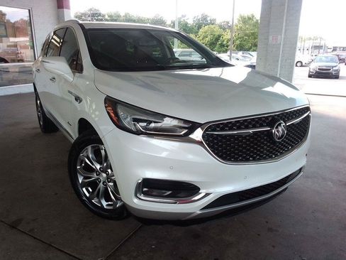 Used 2018 Buick Enclave Avenir w/ Avenir Technology Package AWD/4WD image 2