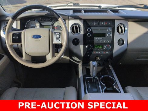 Used 2014 Ford Expedition Limited image 23