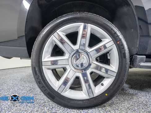 Used 2017 Cadillac Escalade Luxury AWD/4WD image 47