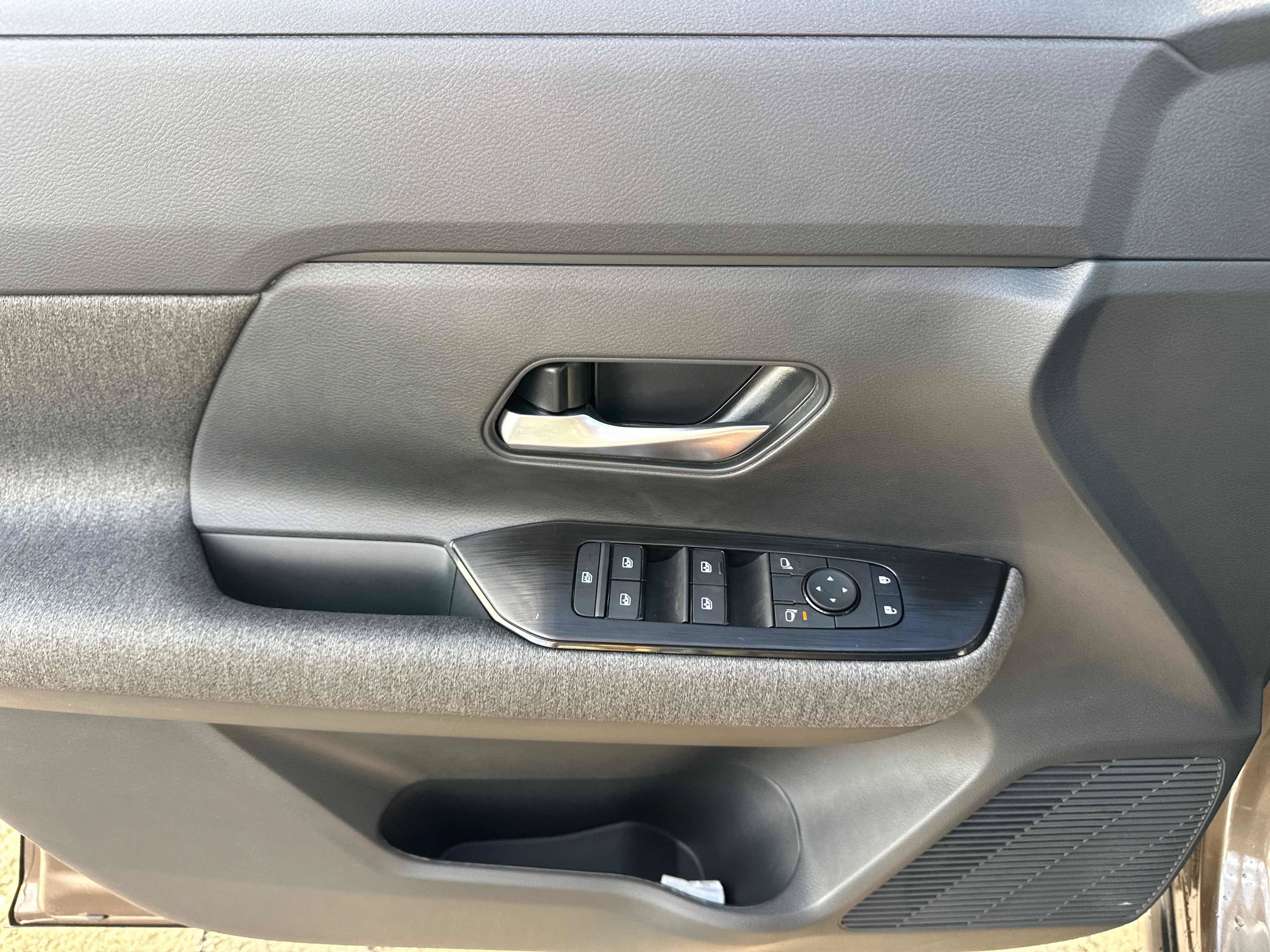 New 2027 Nissan Kicks SV AWD/4WD image 18