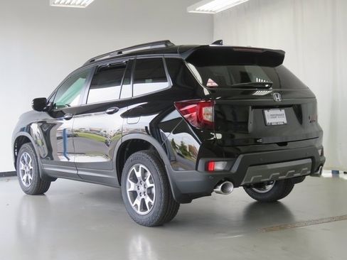 Used 2023 Honda Passport TrailSport image 16