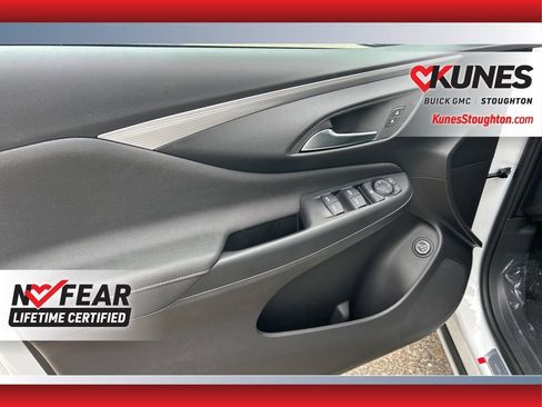 New 2025 Buick Envista Avenir image 20
