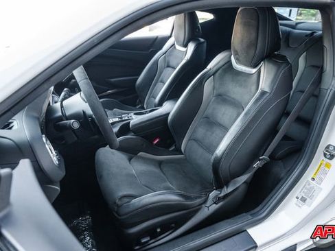 Used 2018 Chevrolet Camaro SS image 4