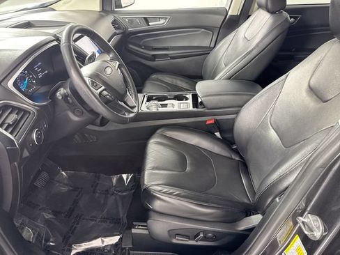 Used 2020 Ford Edge Titanium w/ Equipment Group 301A AWD/4WD image 4