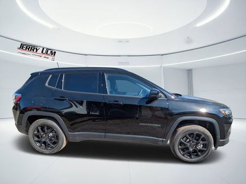 New 2026 Jeep Compass Latitude AWD/4WD image 2